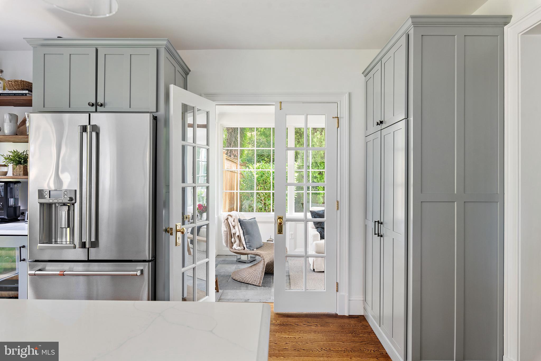 MURRAY HILL - Residential