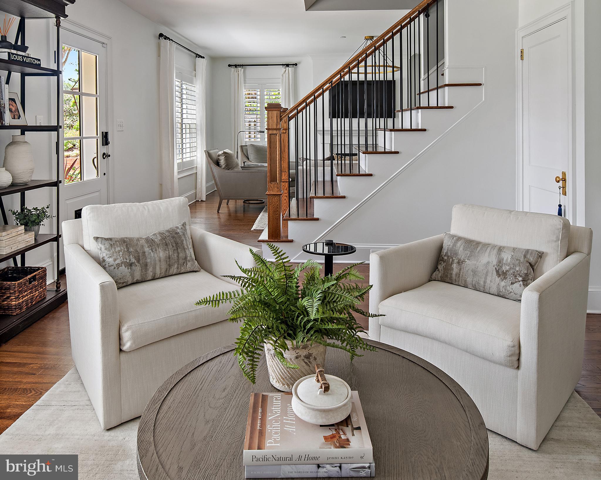 MURRAY HILL - Residential