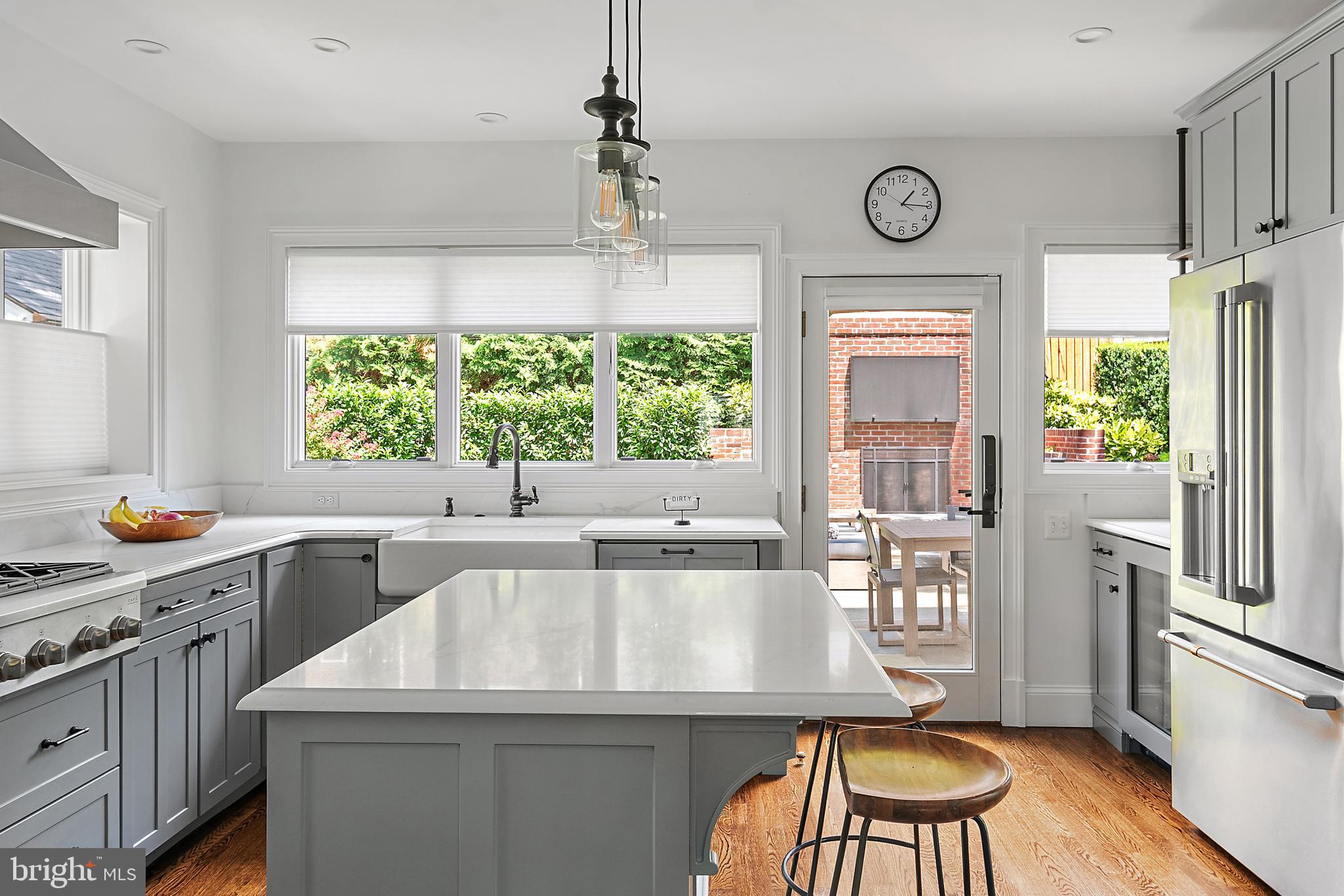 MURRAY HILL - Residential