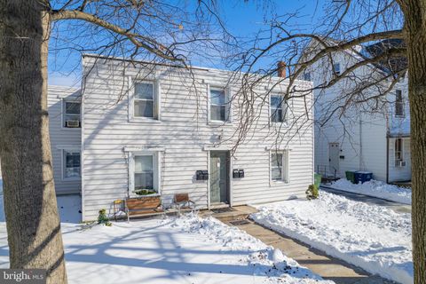 Photo of 420 Cinnaminson Avenue, PALMYRA, NJ 08065 (MLS # NJBL2104846)