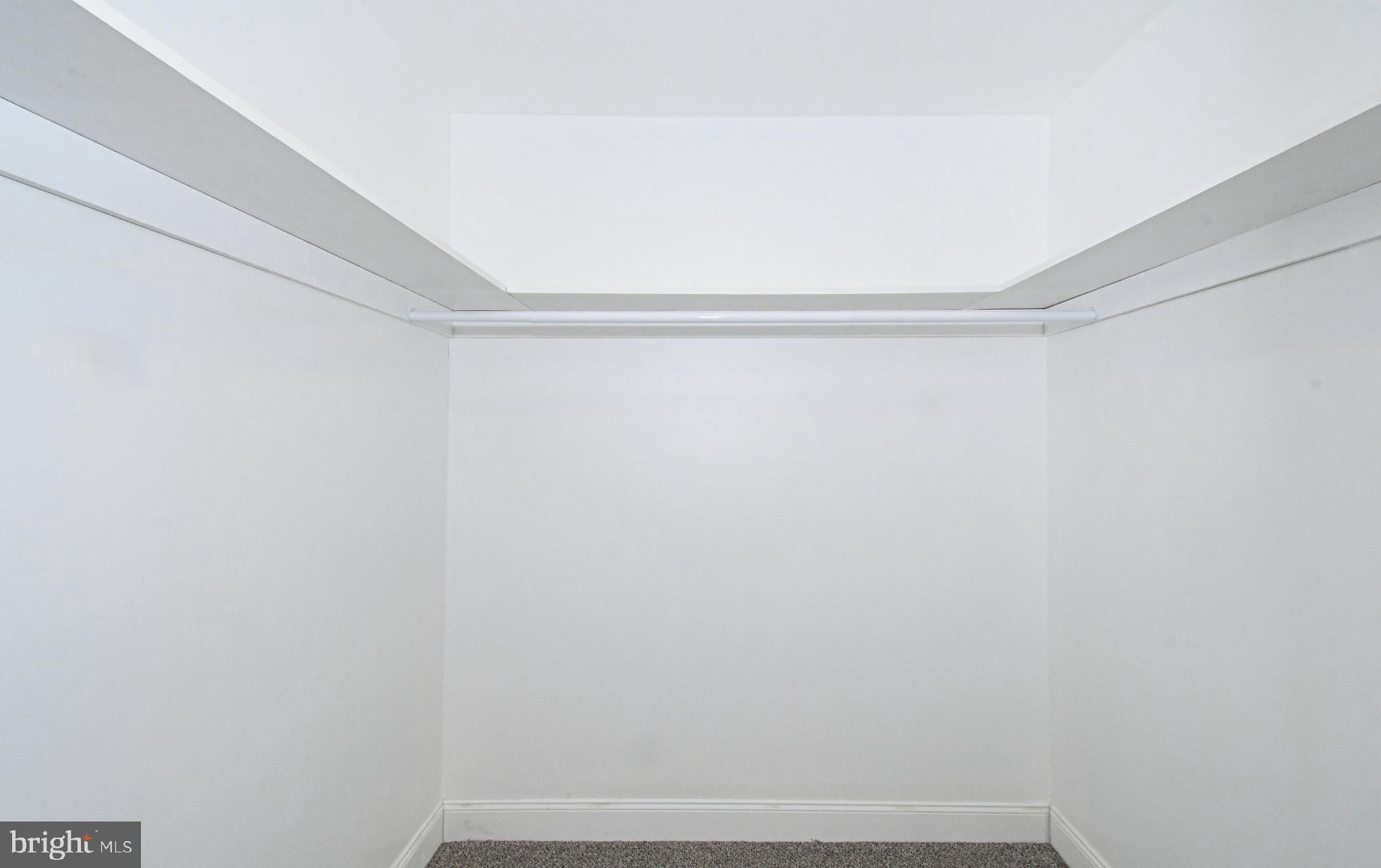 NON AVAILABLE - Residential