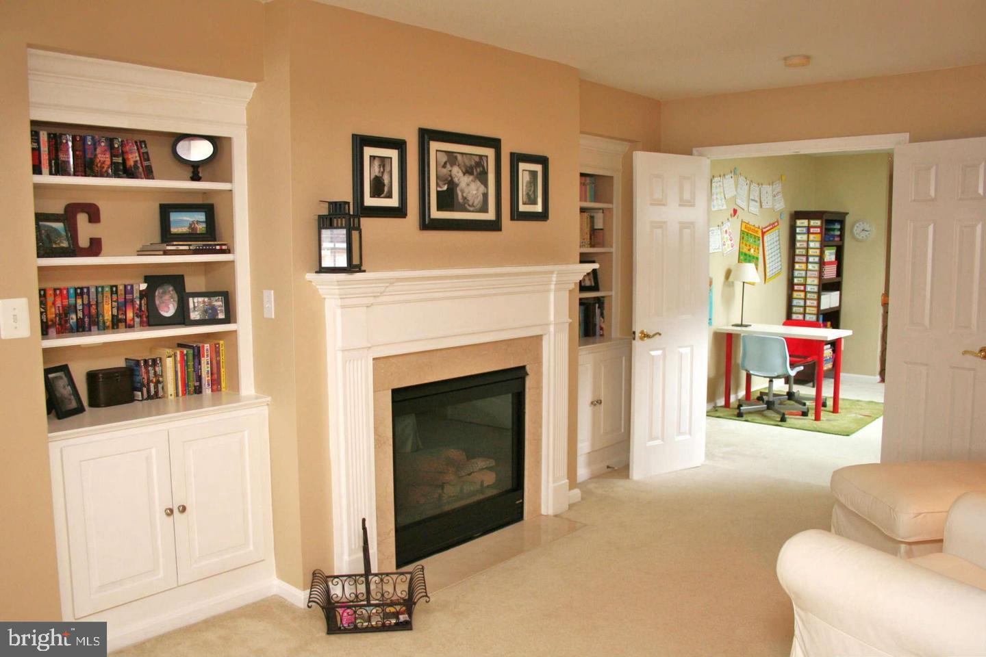 BELMONT TOWN CENTER - Residential Lease