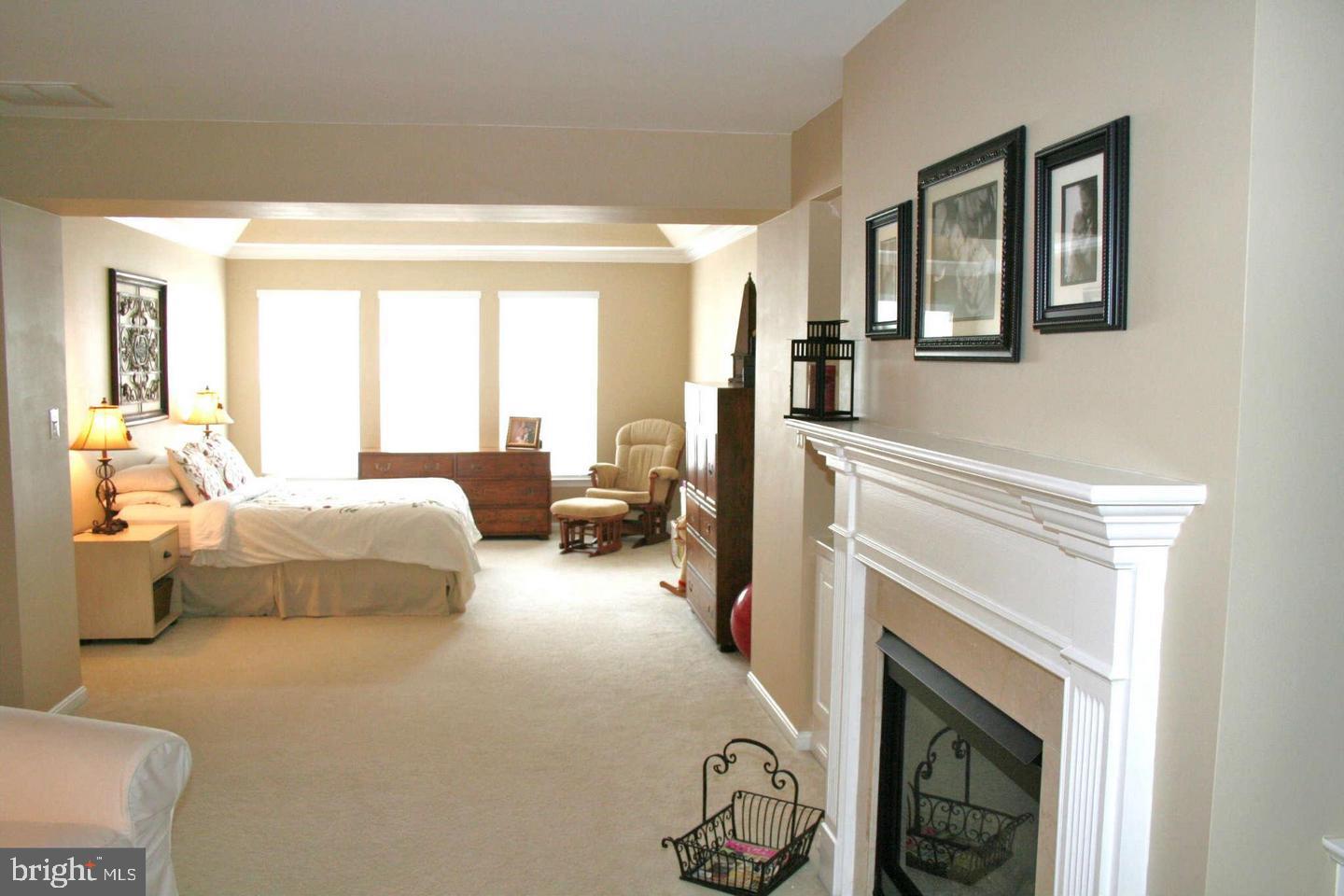 BELMONT TOWN CENTER - Residential Lease