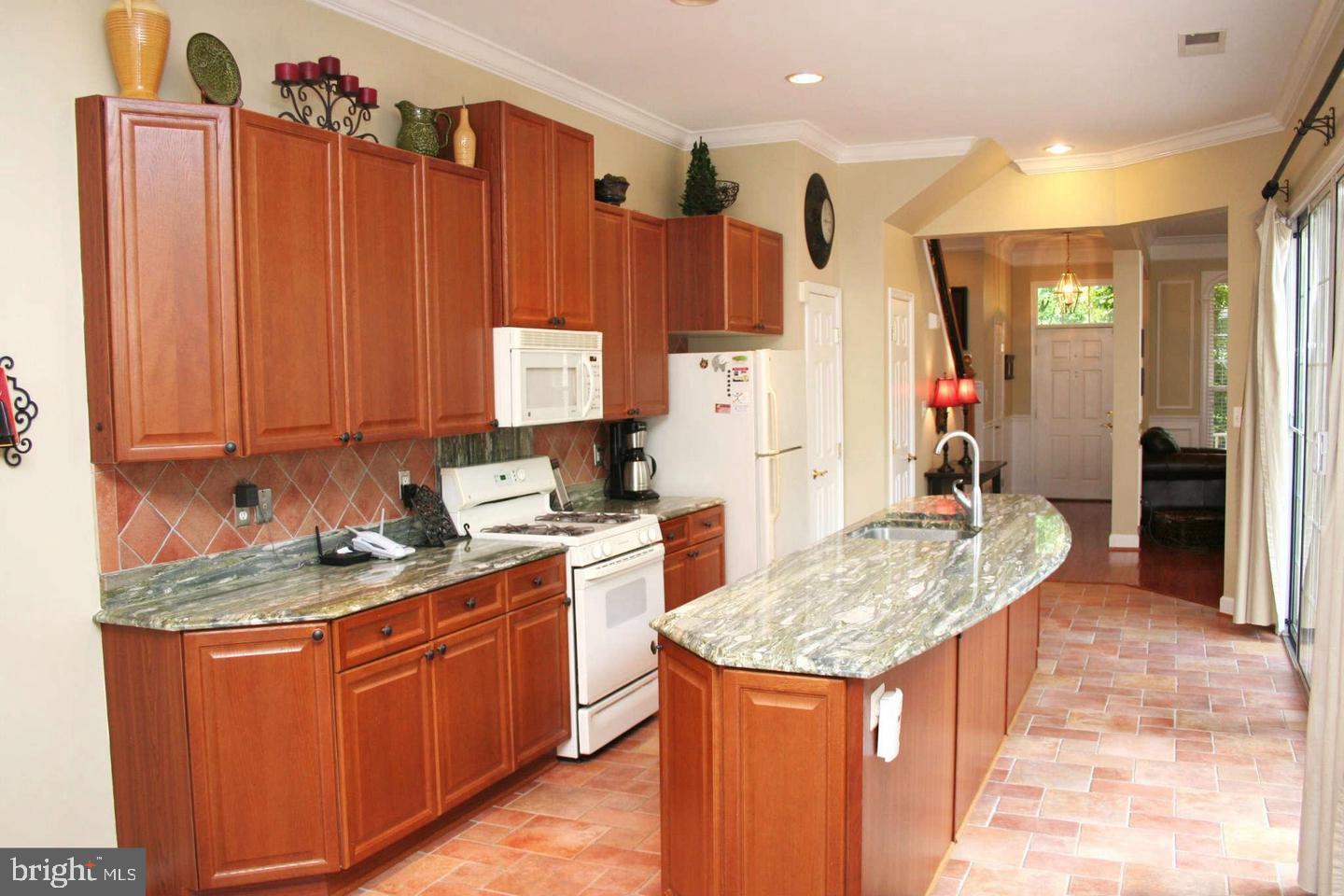 BELMONT TOWN CENTER - Residential Lease