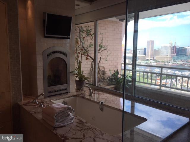 HARBORVIEW - Residential Lease