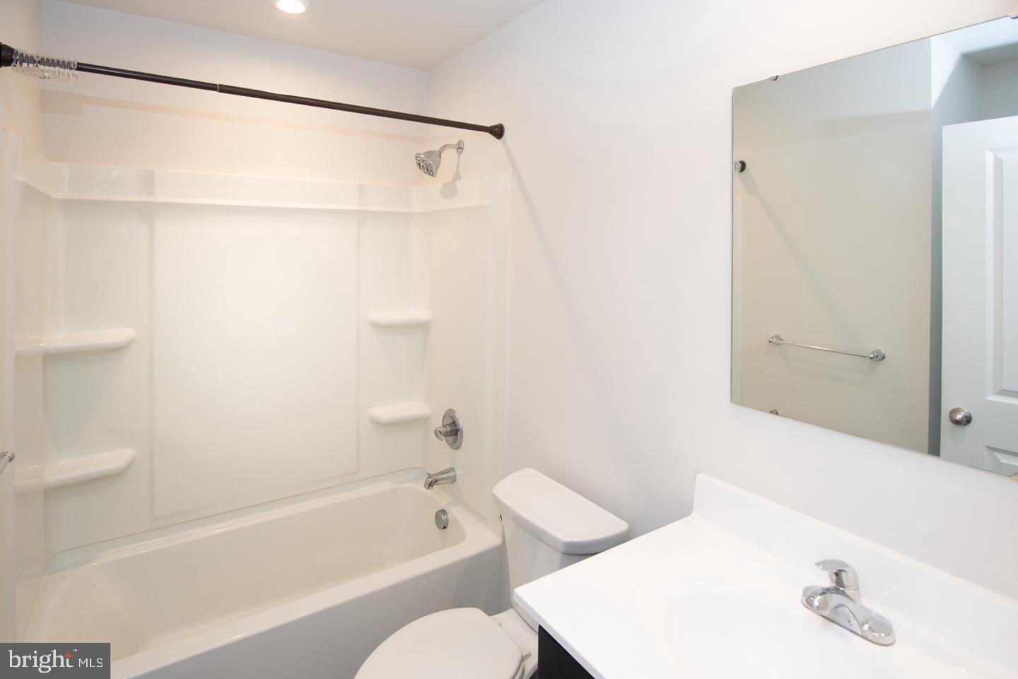 SANATOGA CROSSING - Residential Lease