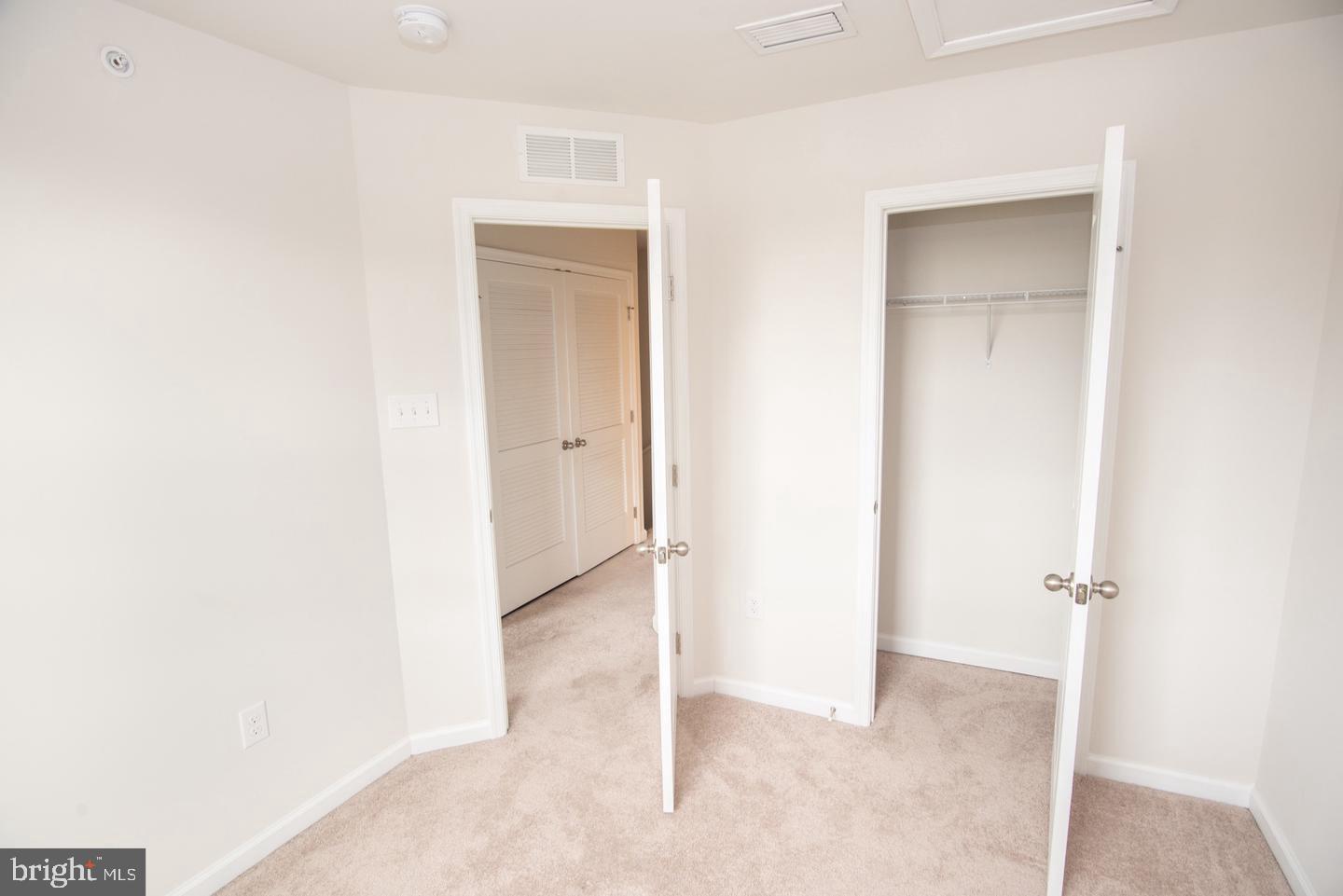 SANATOGA CROSSING - Residential Lease