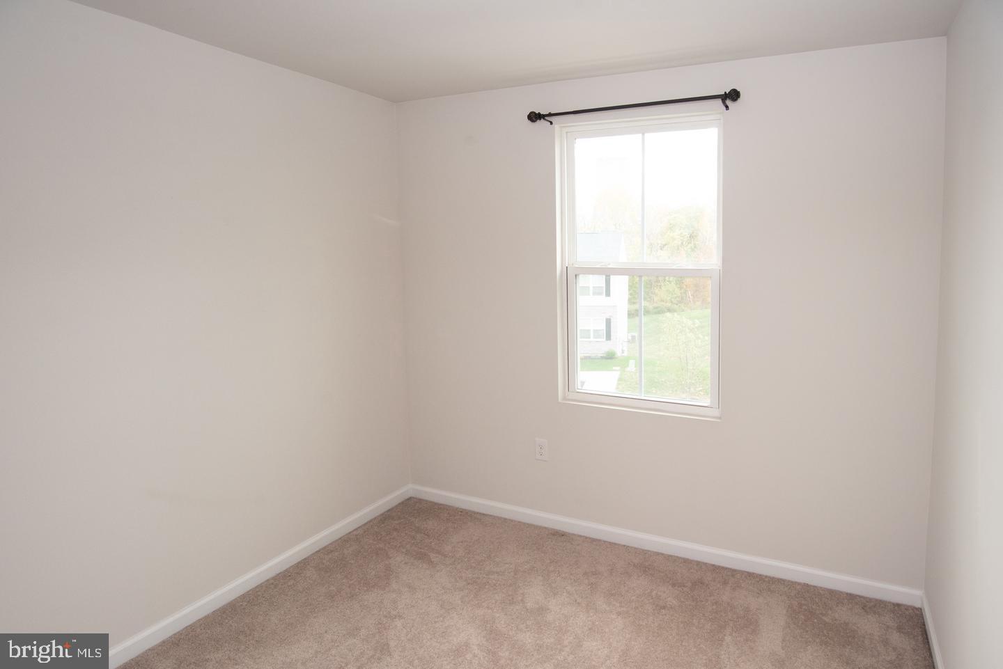 SANATOGA CROSSING - Residential Lease