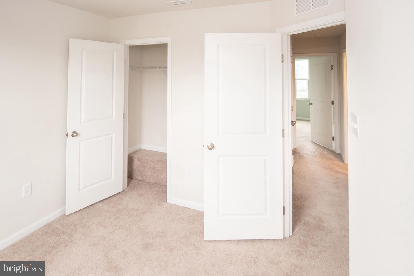 SANATOGA CROSSING - Residential Lease