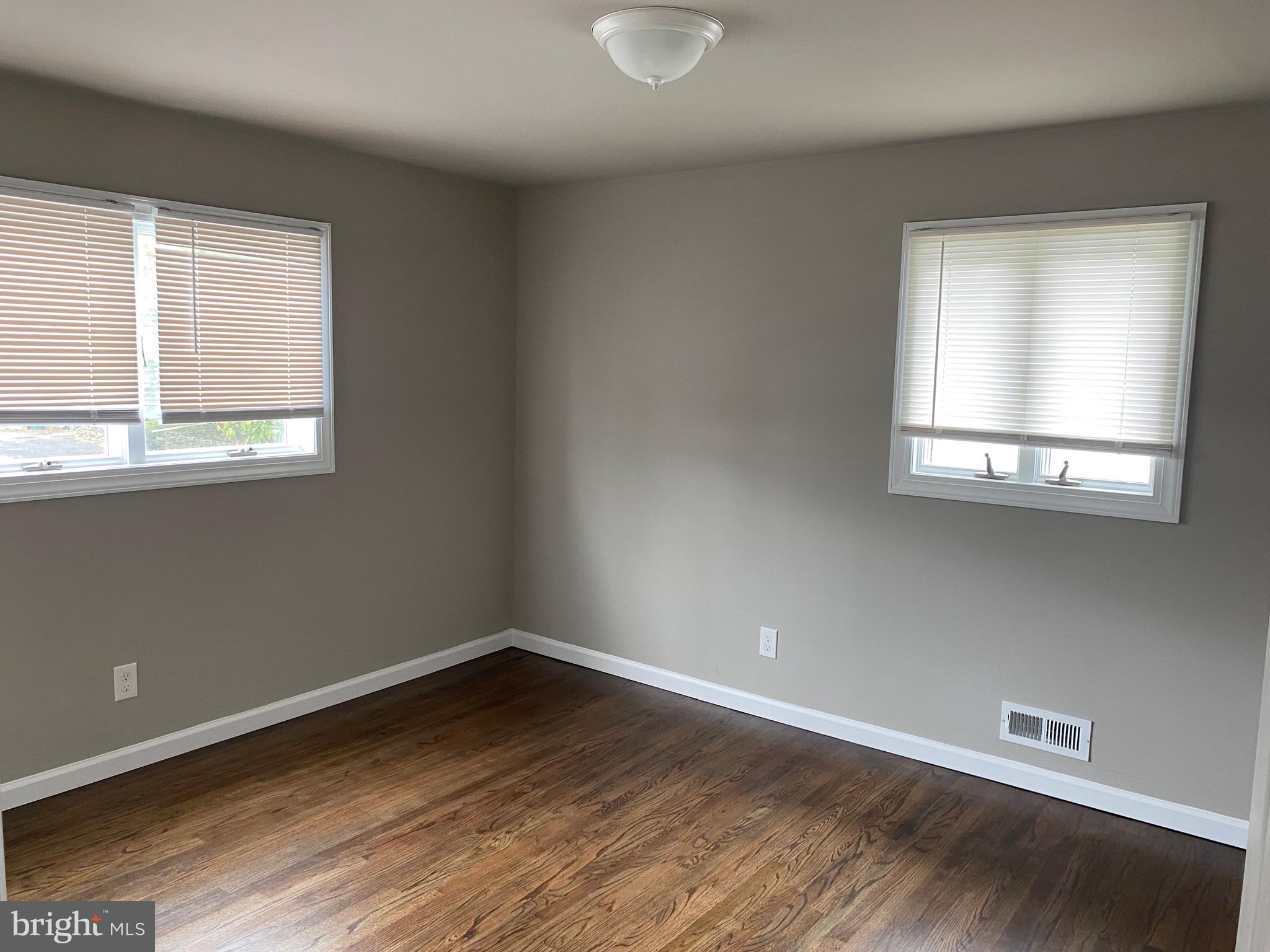 ROSLYN - Residential