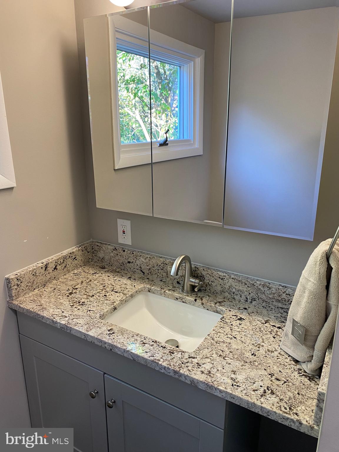 ROSLYN - Residential