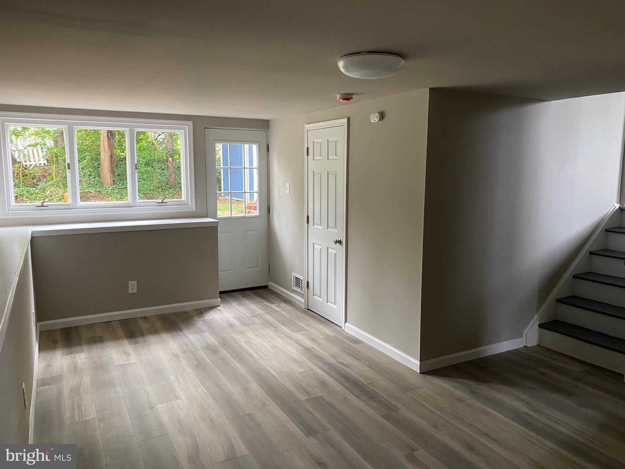 ROSLYN - Residential