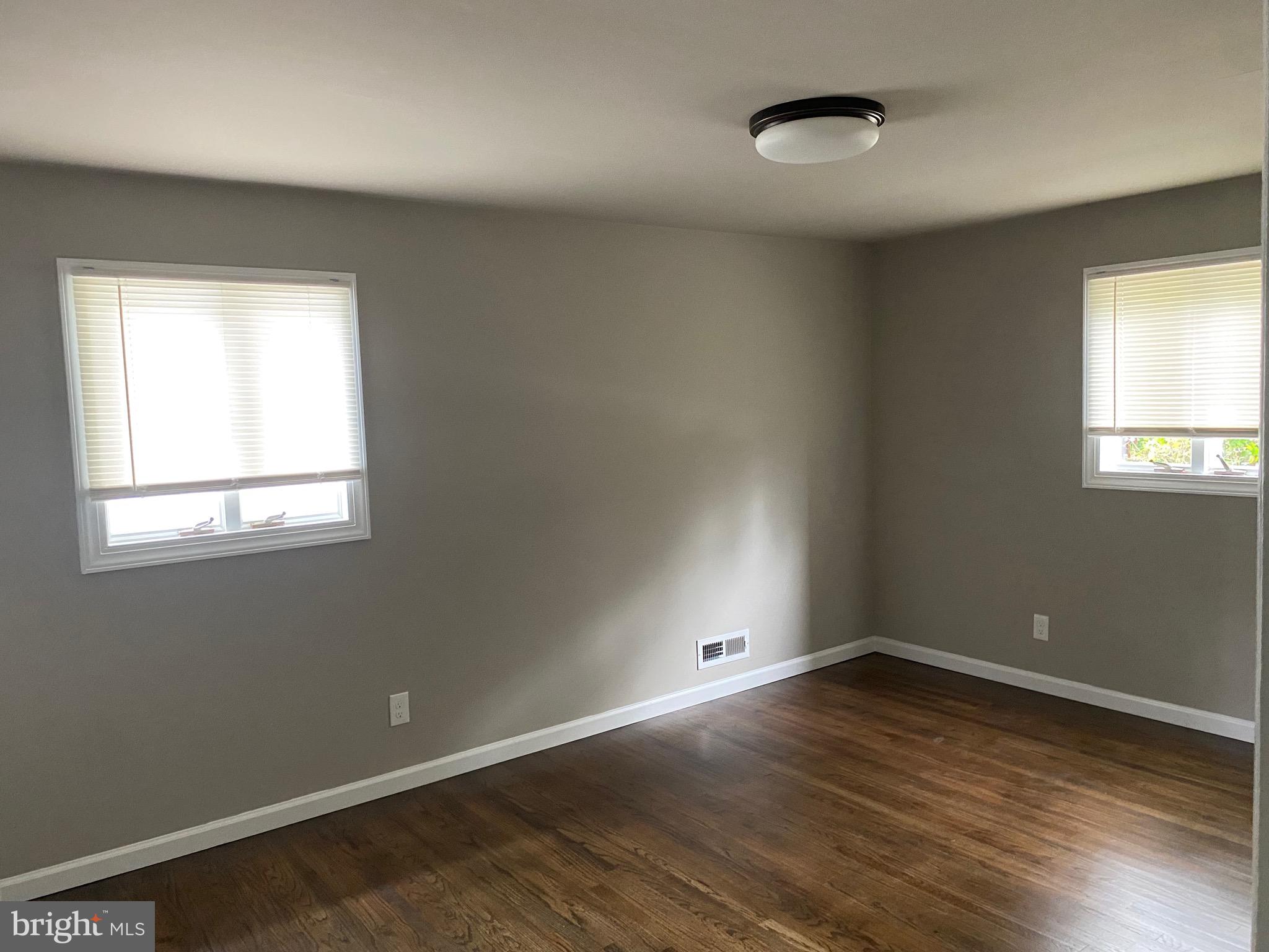 ROSLYN - Residential