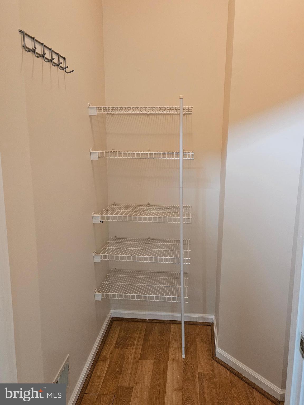 SEVEN OAKS - Residential Lease