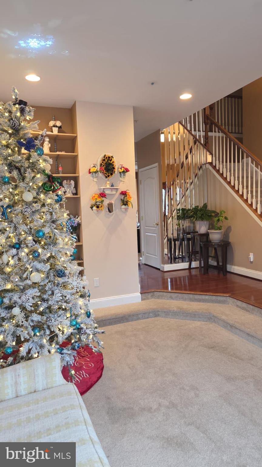 FRIENDLY HILLS - Residential