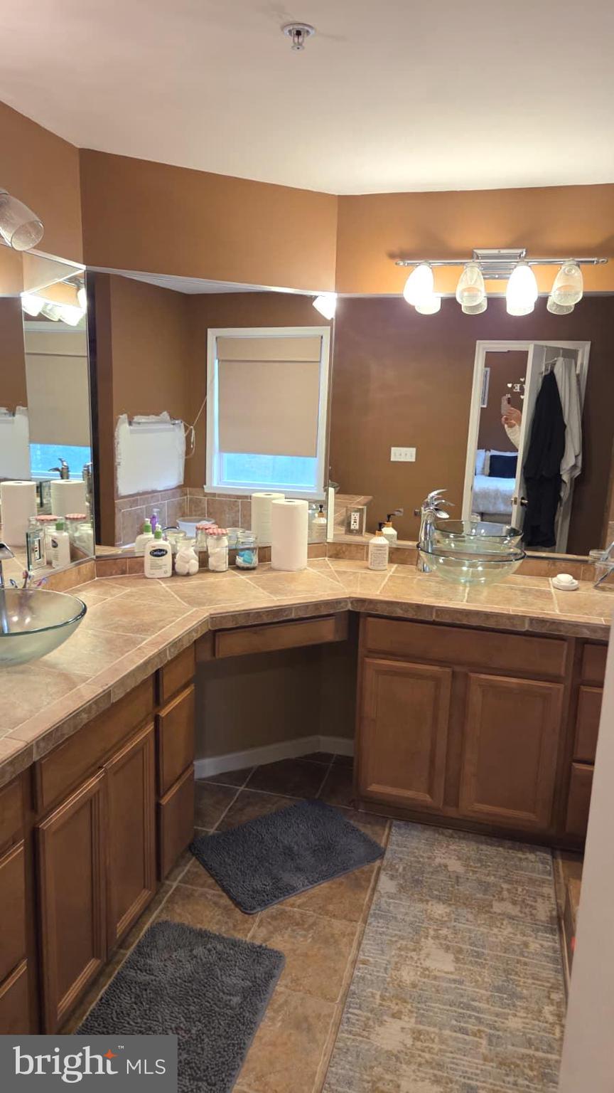 FRIENDLY HILLS - Residential