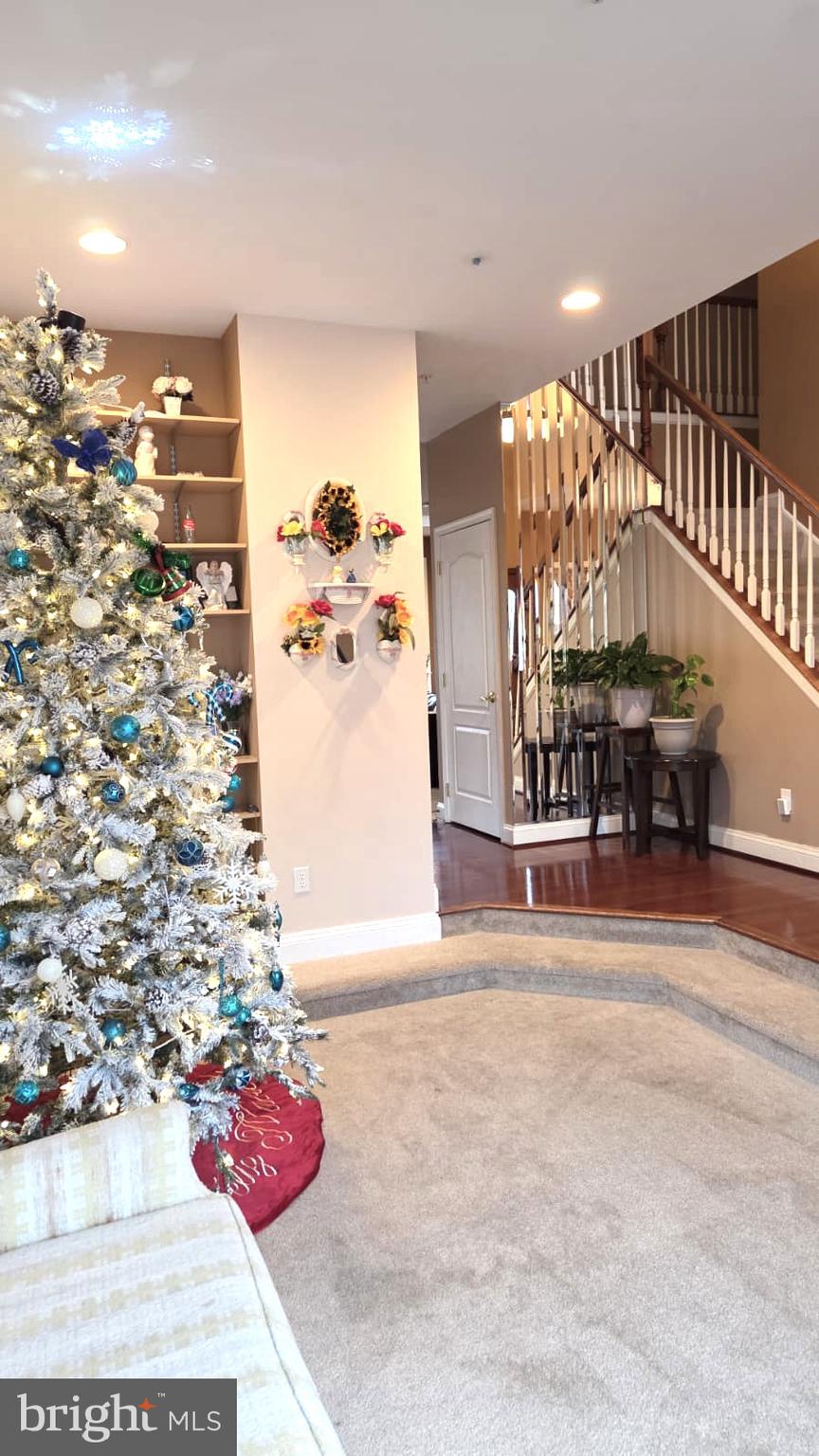 FRIENDLY HILLS - Residential