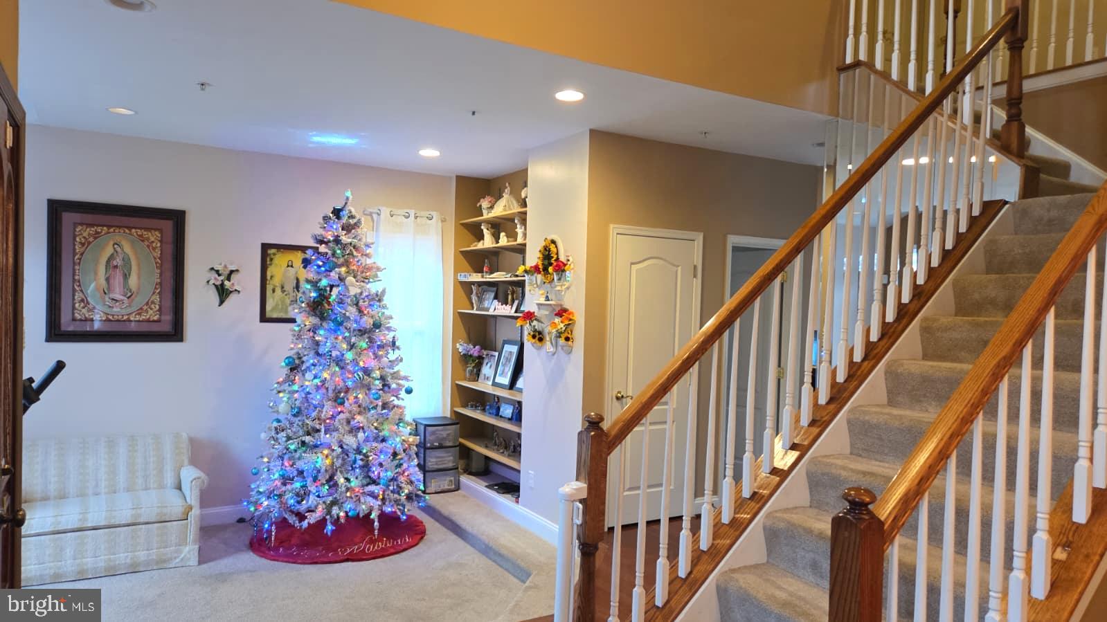 FRIENDLY HILLS - Residential