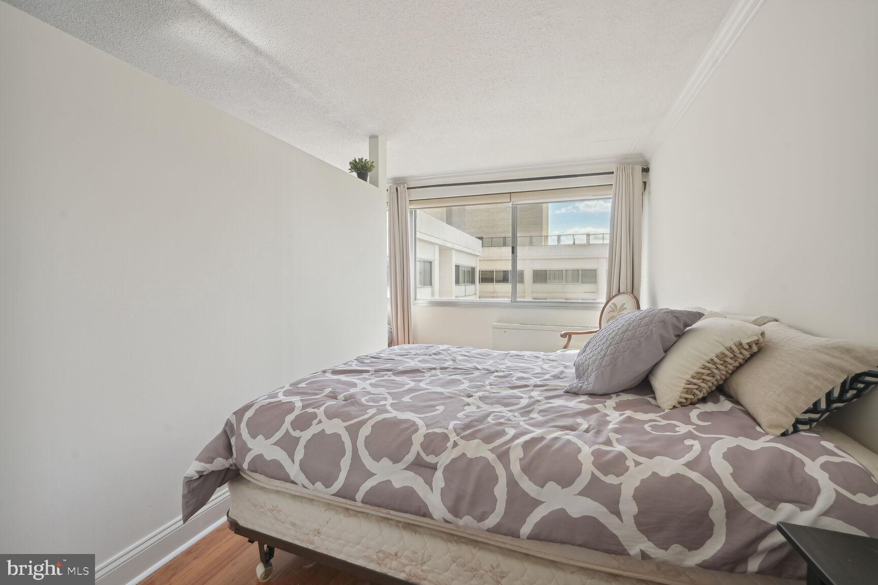 FRIENDSHIP HEIGHTS - Residential