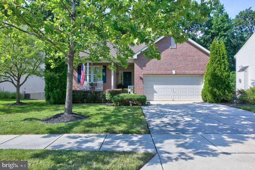 Beautiful Ranch home in Patriots Glen Golf Course Community!! Nearly 3,000 finished sq ft  of living space!  This home is perfectly backed up on the 9th hole with a wooded privacy lot, gorgeous paver patio & deck, Sunroom/Florida room and much more! The home if very clean and ready for its new owner. The Community provides two swimming pools, fitness center, golf course, driving range, putting green, tennis courts, club house, restaurant/bar and a playground.  Patriots Glen homeownership also comes with great community benefits, like holiday parties around the pool, holiday parades with Easter Bunny & Santa throughout the the neighborhood and all other sorts of fundraisers and charity events like Toys for Tots ant etc.. which are held at the club house. This is  Great place to live and  a very sought out neighborhood, so with this being the only home available for sale  don't miss out on this opportunity!