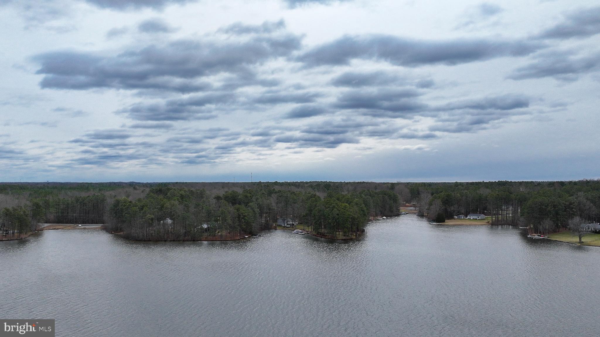LAKE CAROLINE - Residential