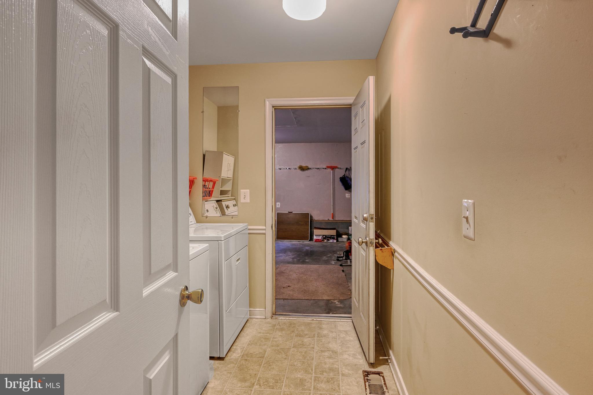 LAKE CAROLINE - Residential