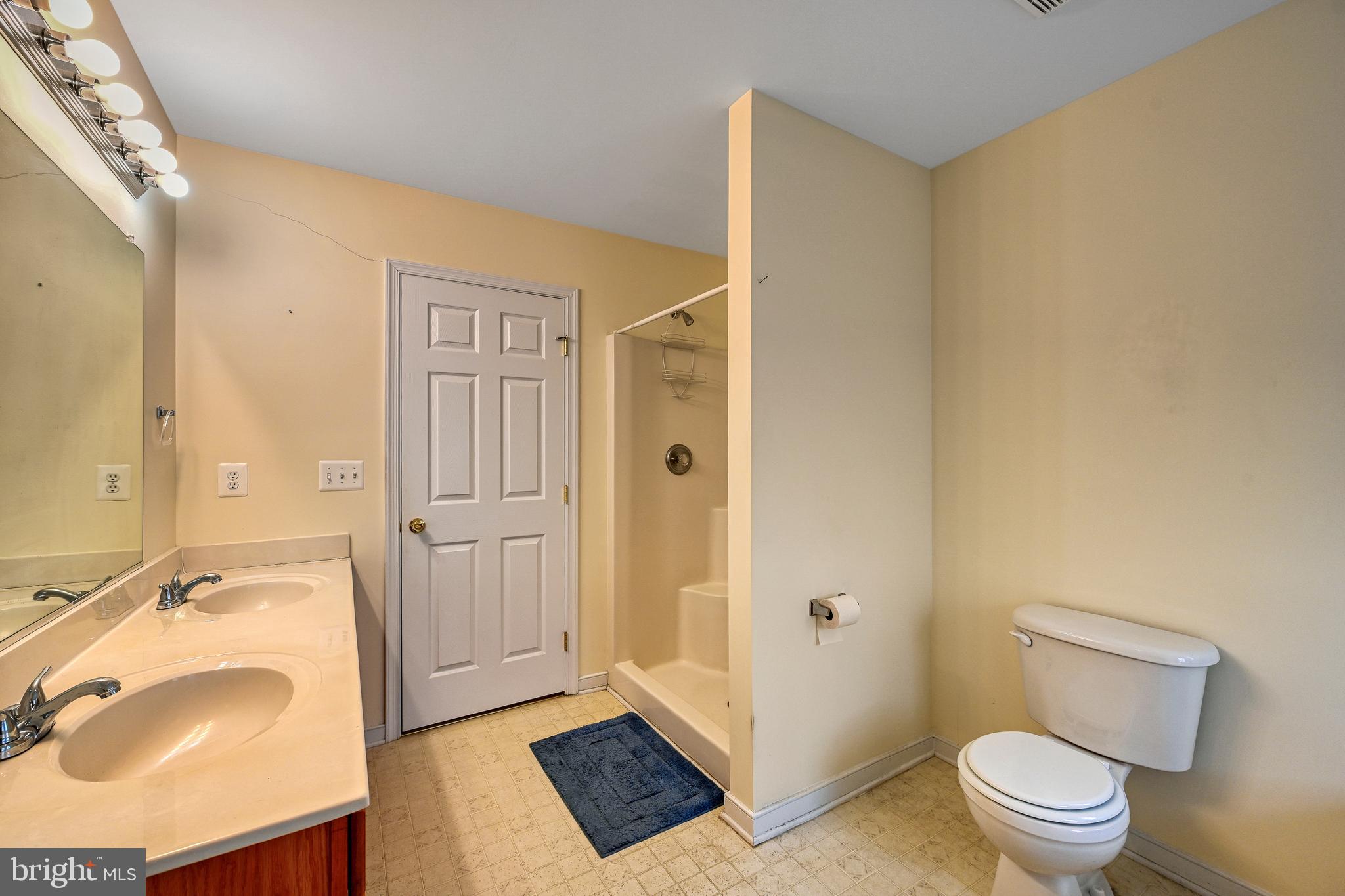 LAKE CAROLINE - Residential