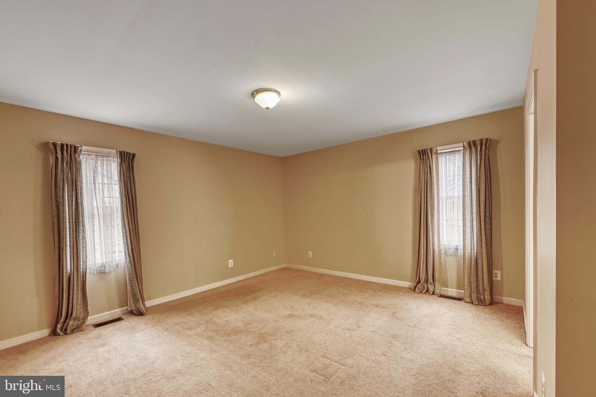 LAKE CAROLINE - Residential