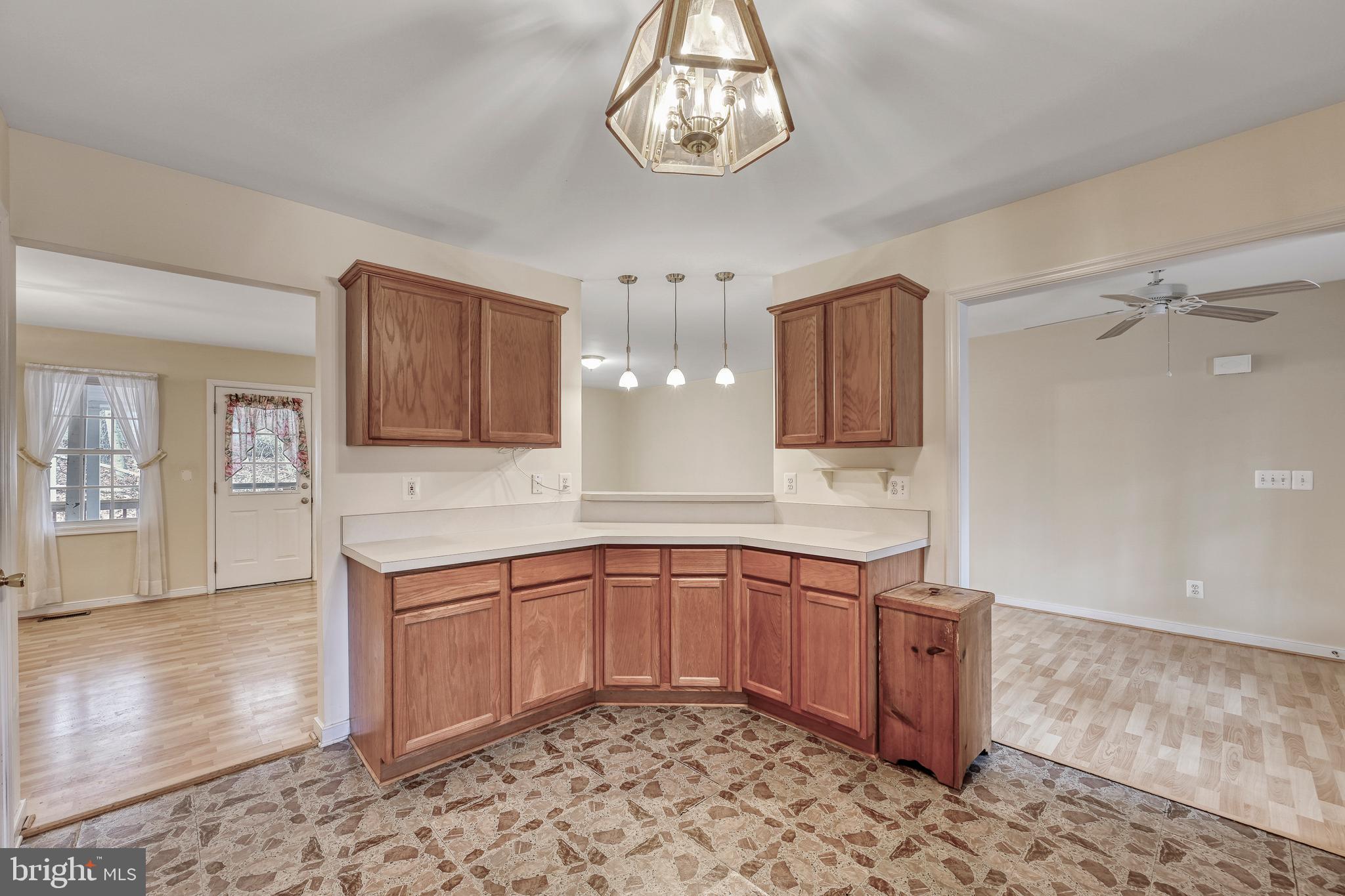 LAKE CAROLINE - Residential