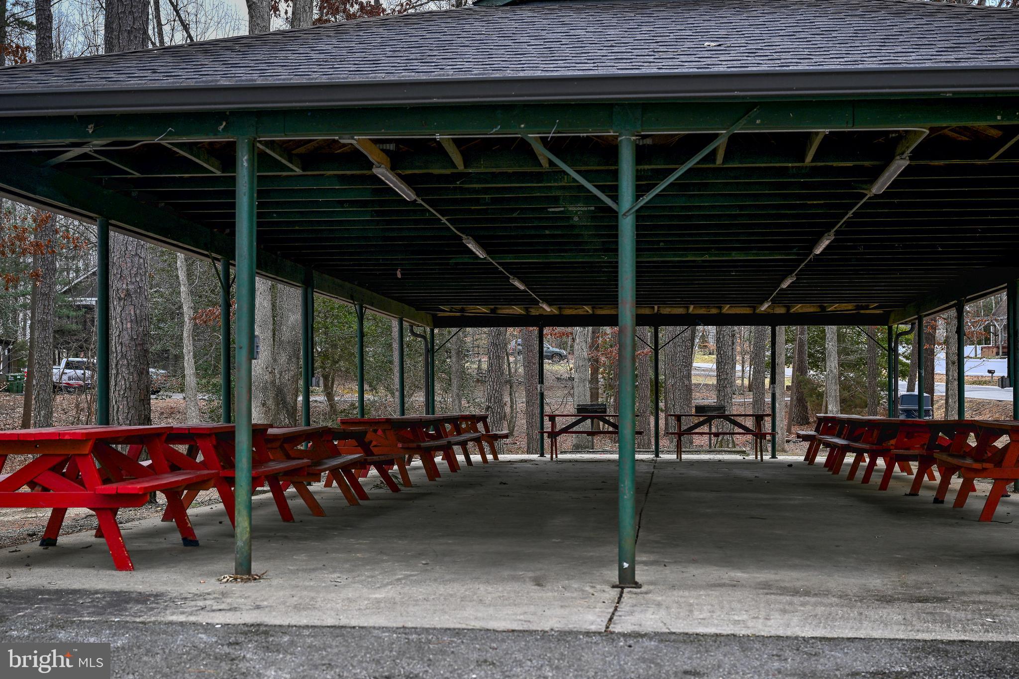 LAKE CAROLINE - Residential