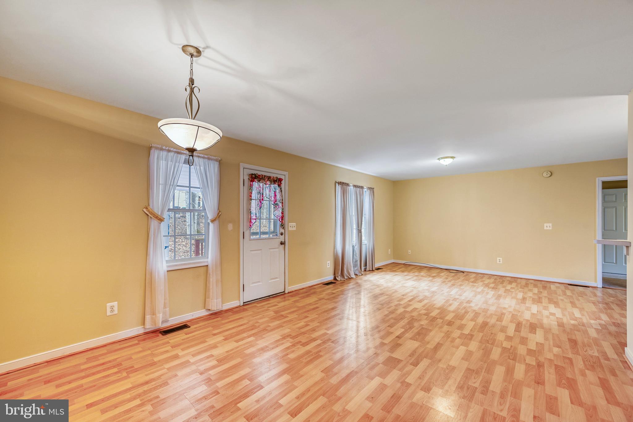 LAKE CAROLINE - Residential