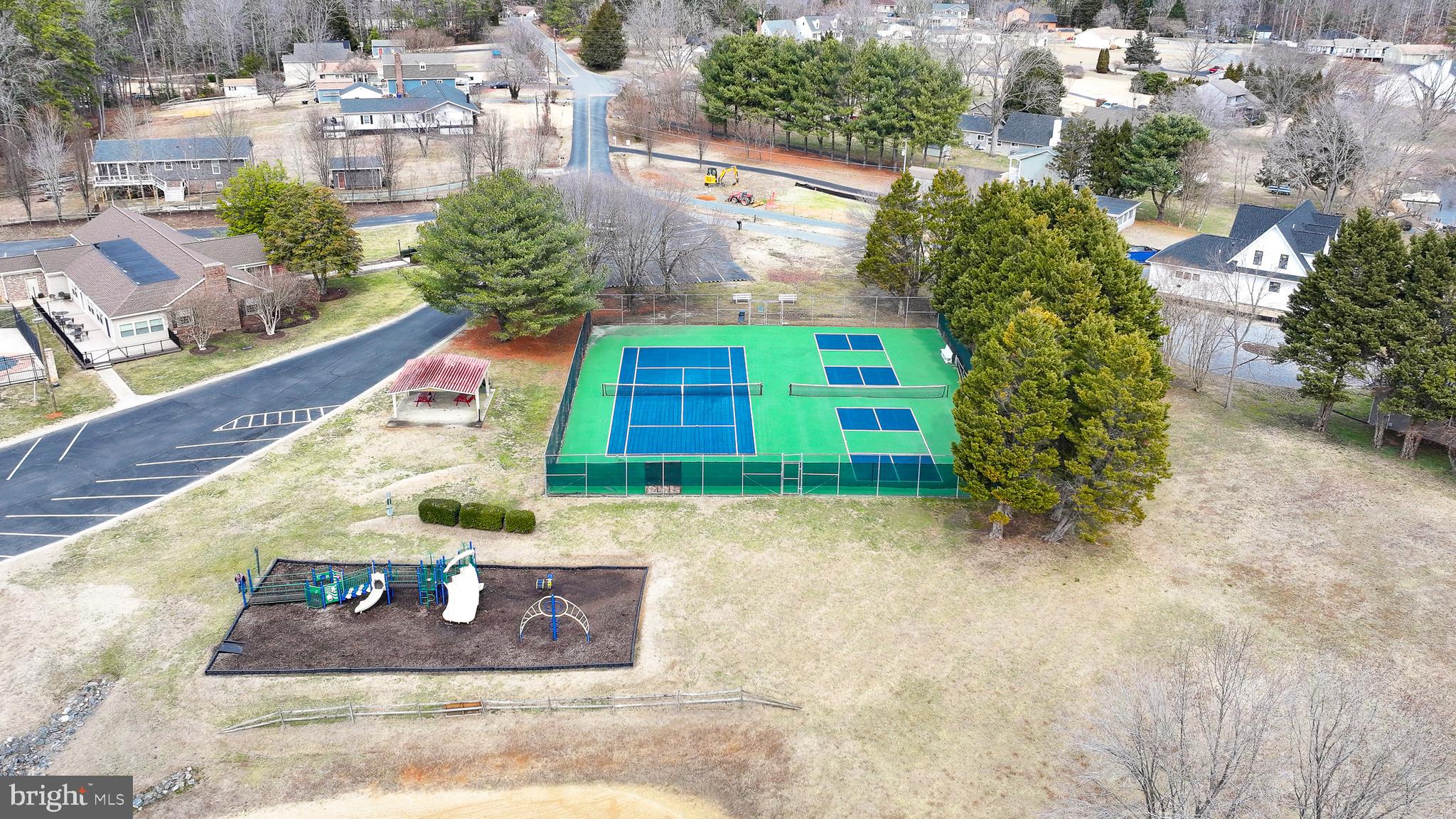 LAKE CAROLINE - Residential