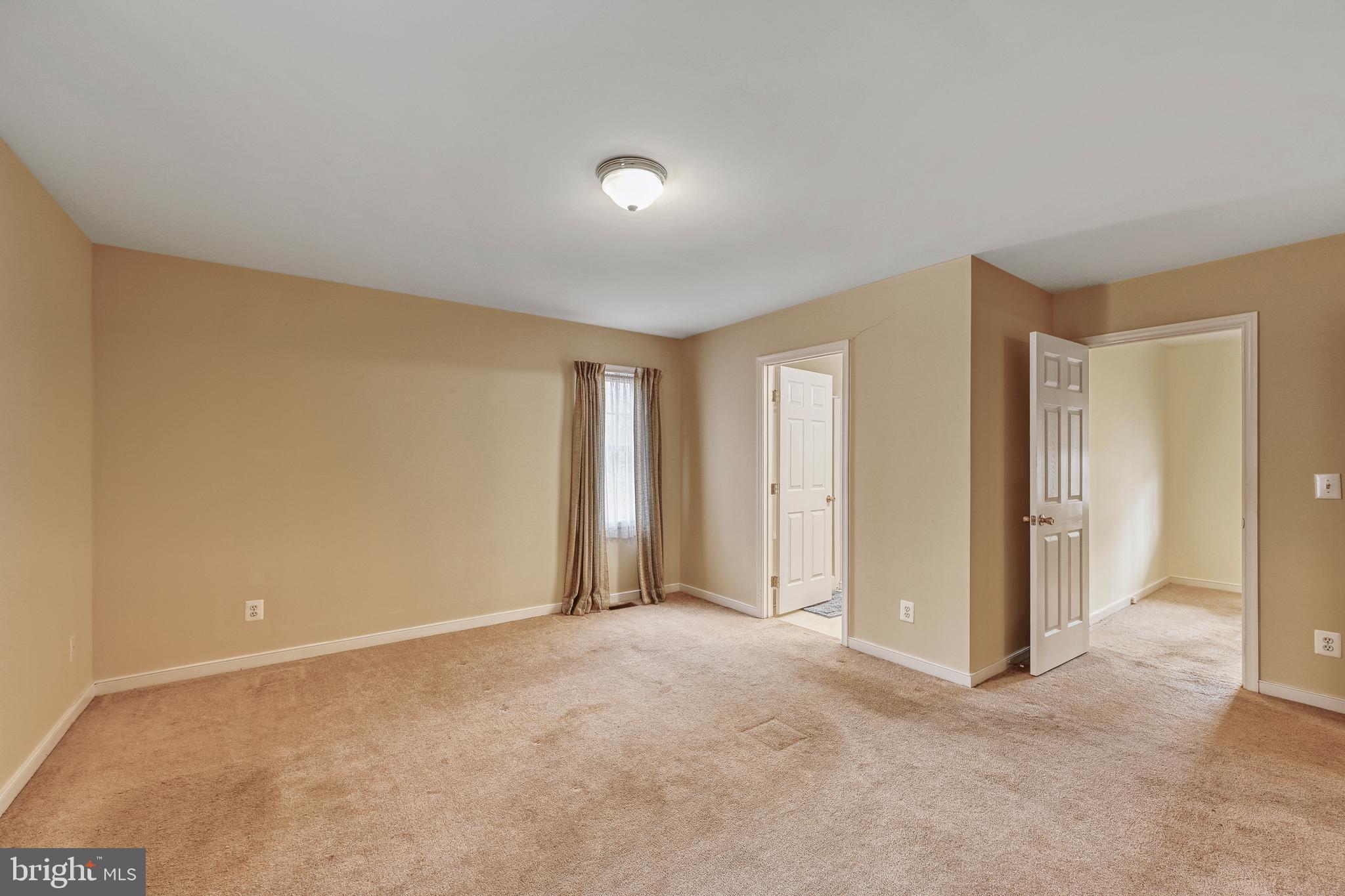 LAKE CAROLINE - Residential