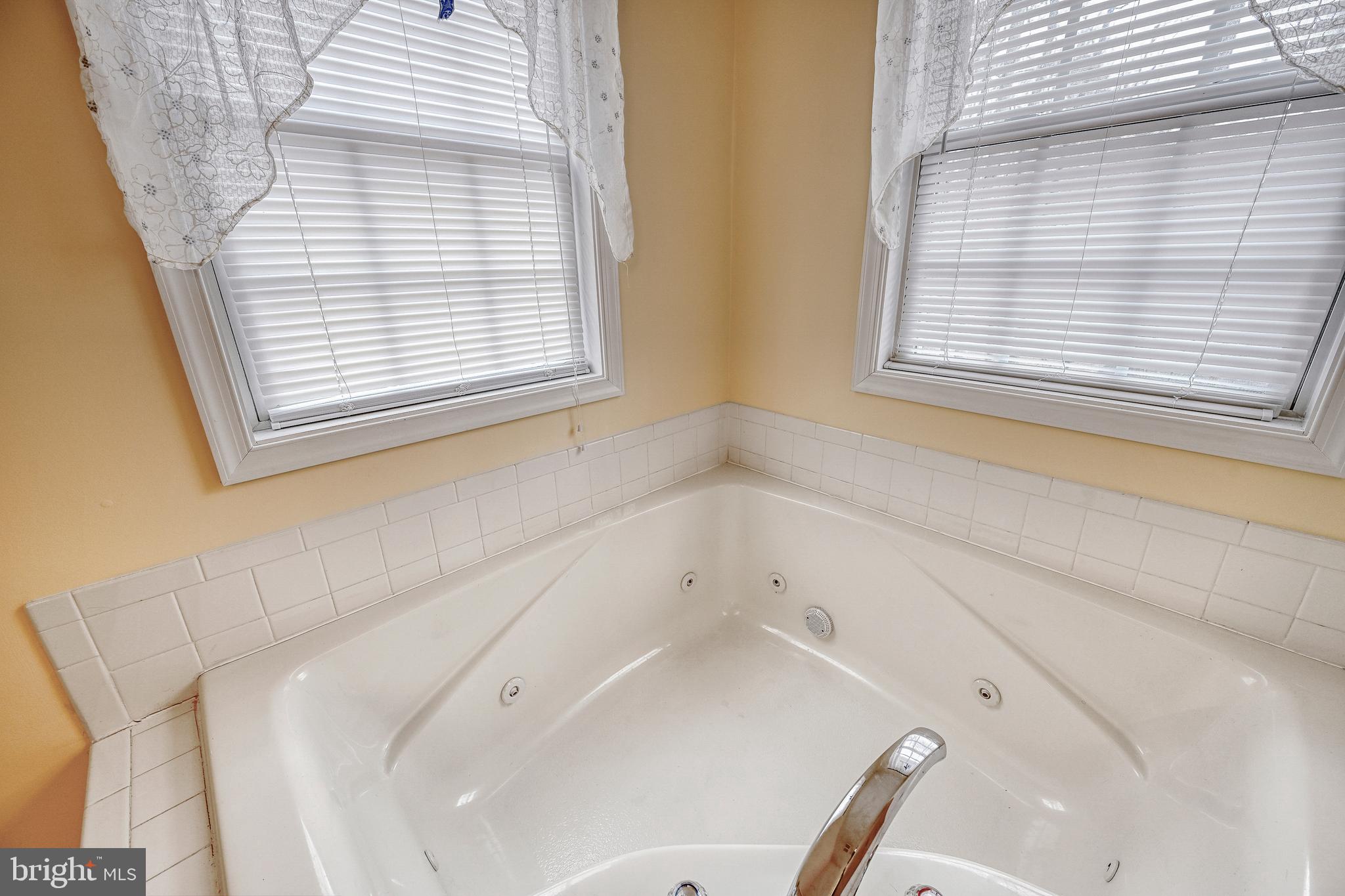 LAKE CAROLINE - Residential