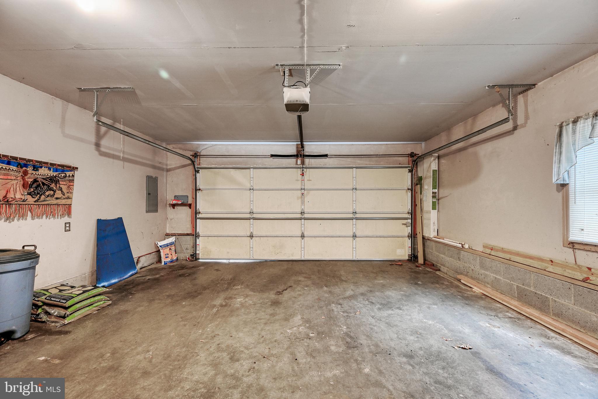 LAKE CAROLINE - Residential