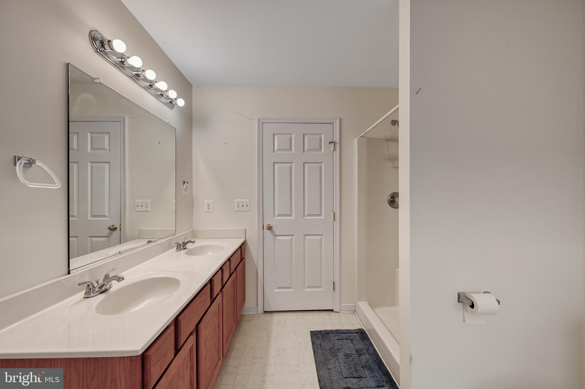 LAKE CAROLINE - Residential