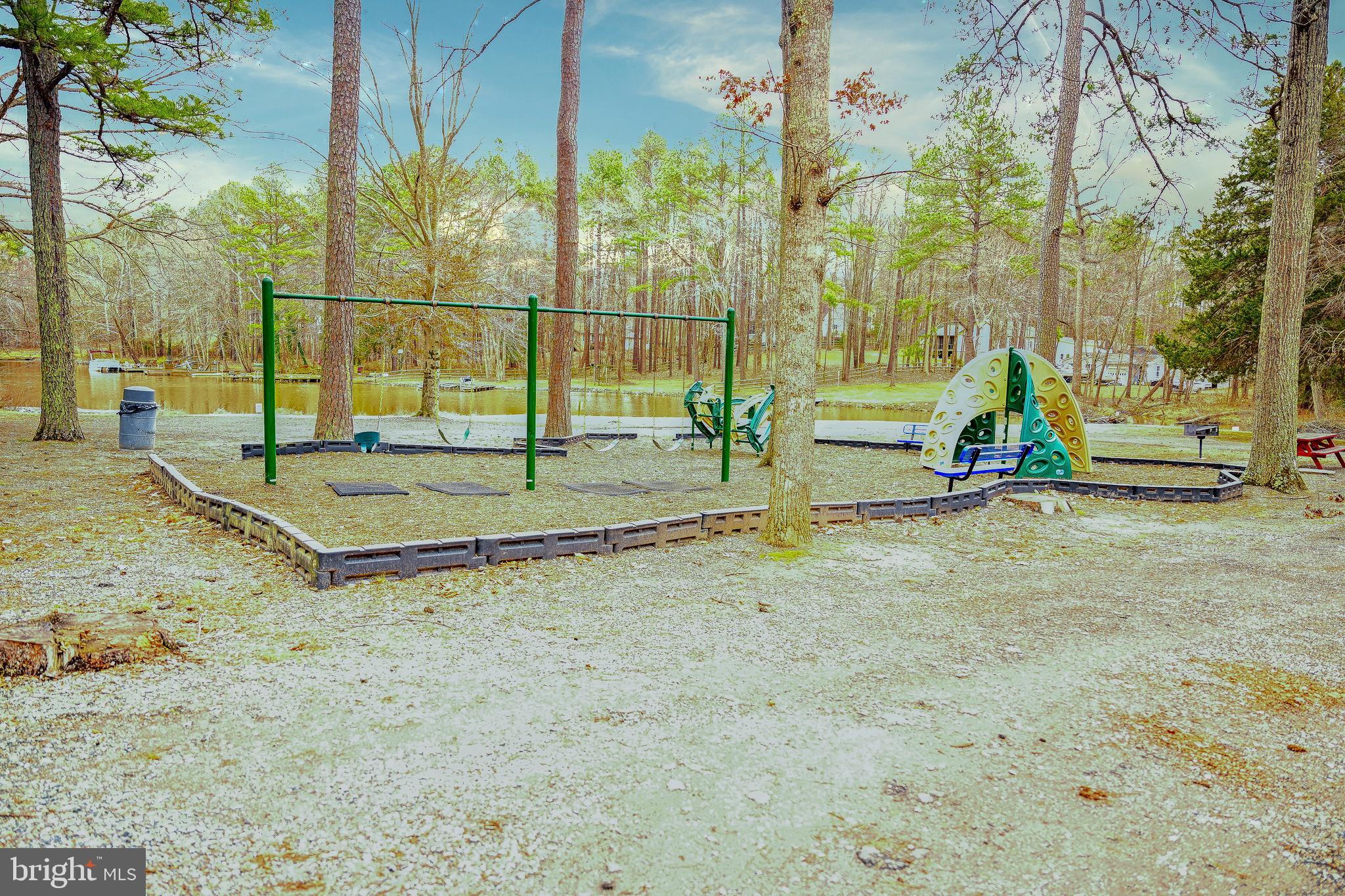 LAKE CAROLINE - Residential