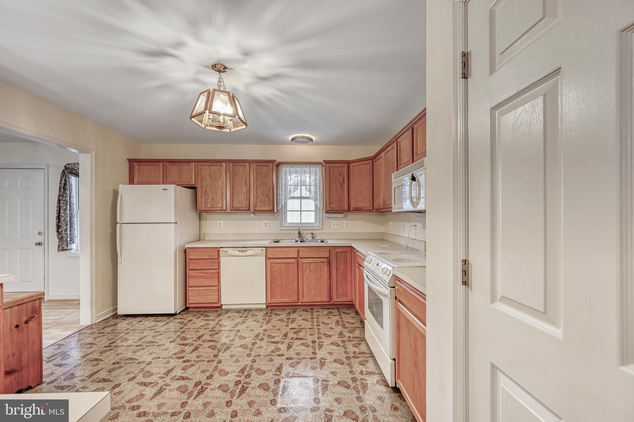 LAKE CAROLINE - Residential