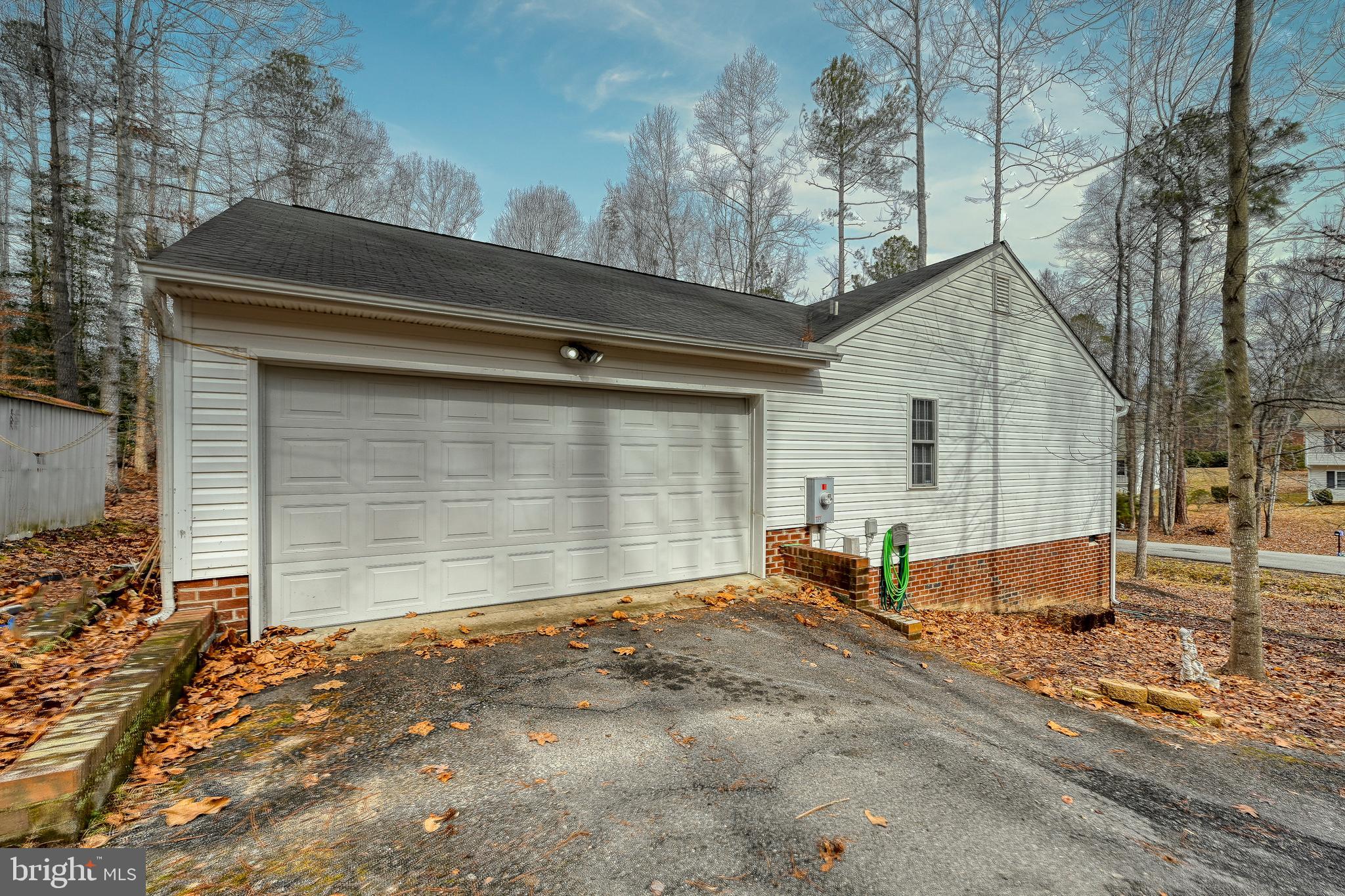 LAKE CAROLINE - Residential