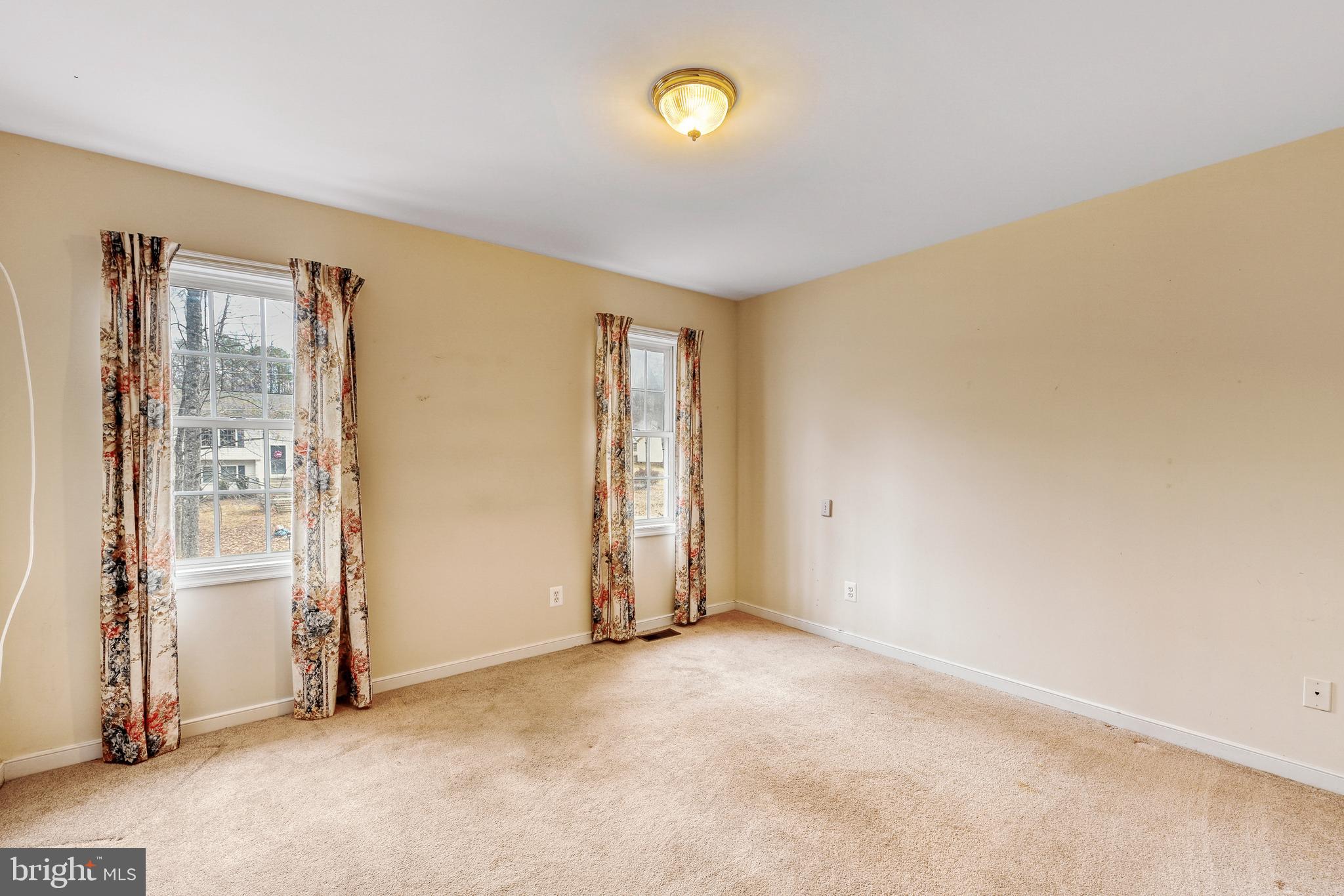 LAKE CAROLINE - Residential