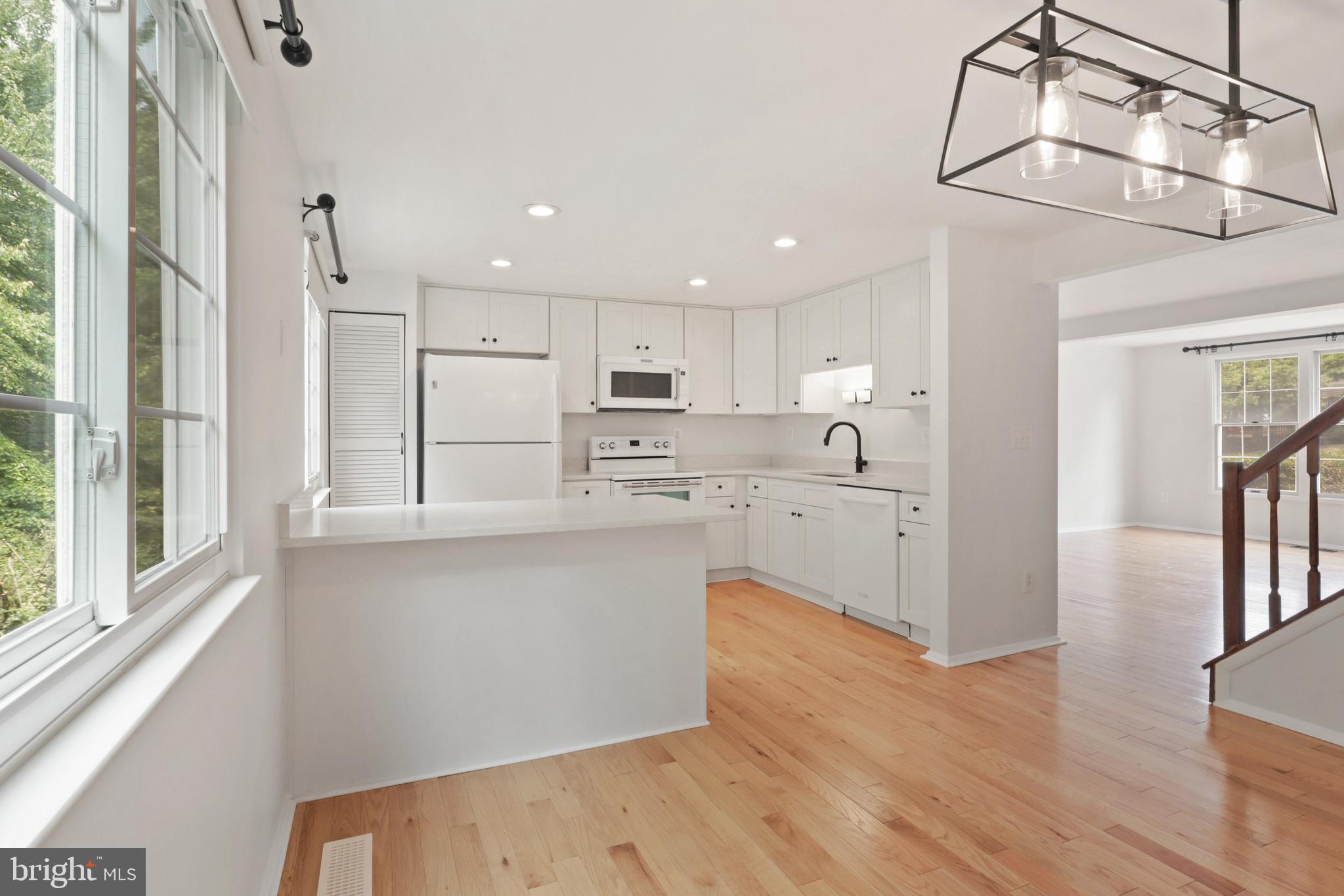 RESTON - Residential