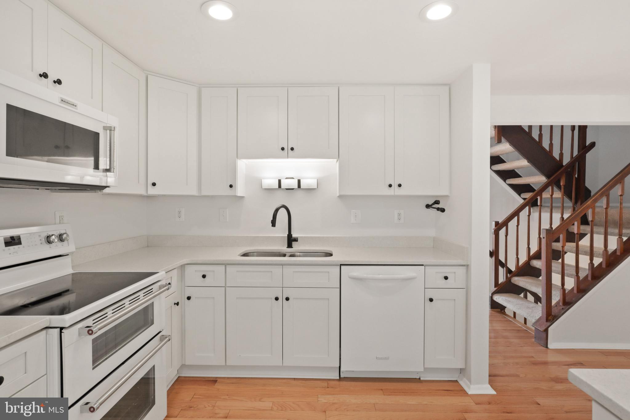 RESTON - Residential