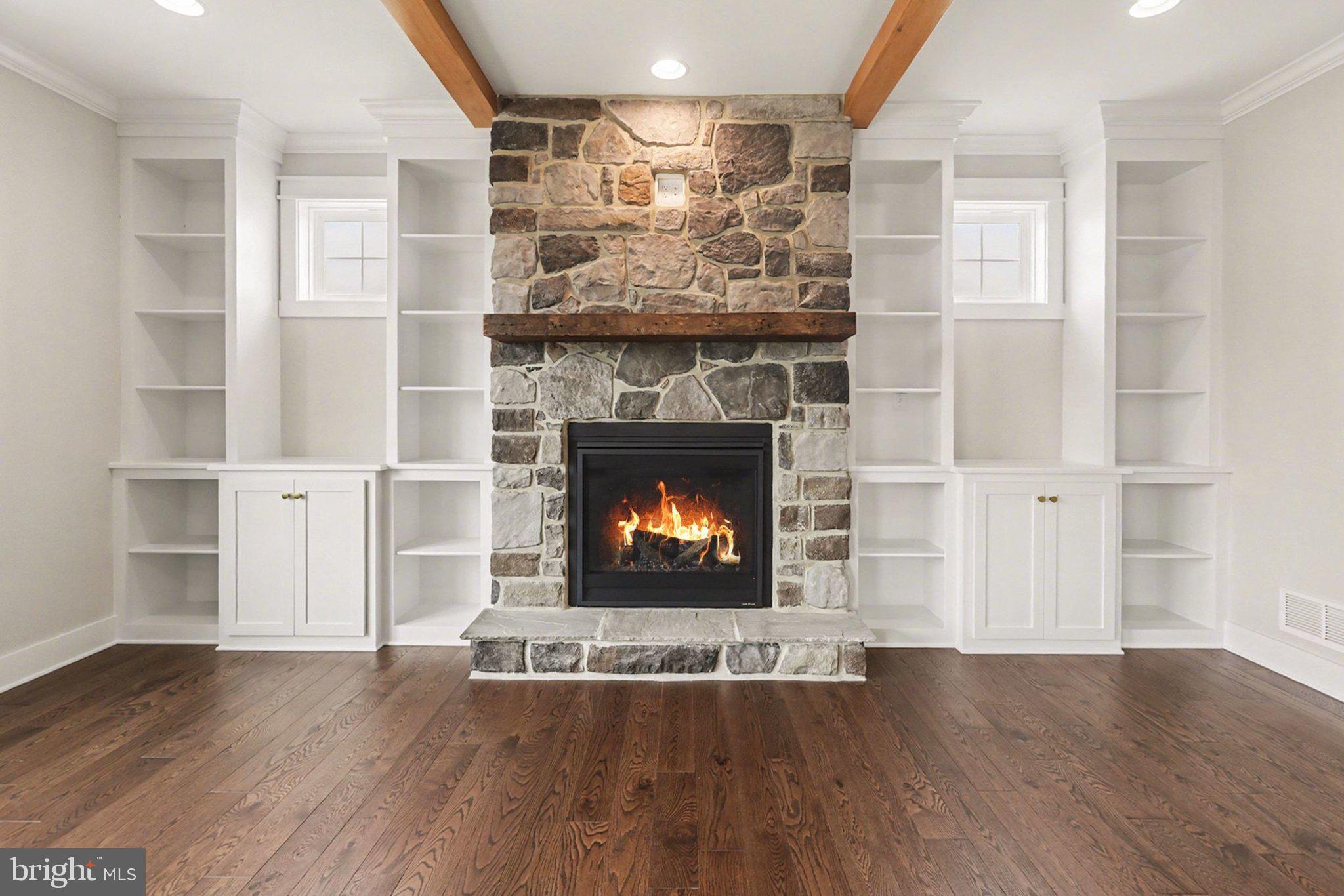 OAK HILL - Residential