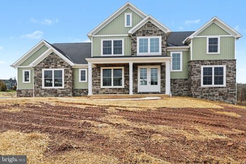 Homes For Sale - 407 Willow Oak Drive Dr<br/> LEWISBERRY, PA 17339