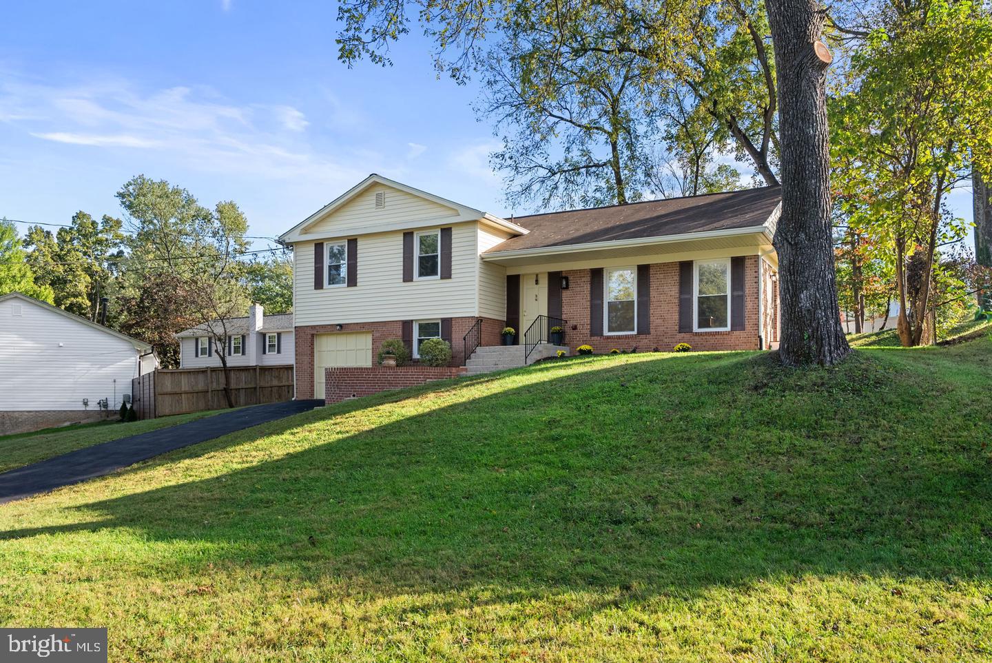 1613 LEMONTREE LANE