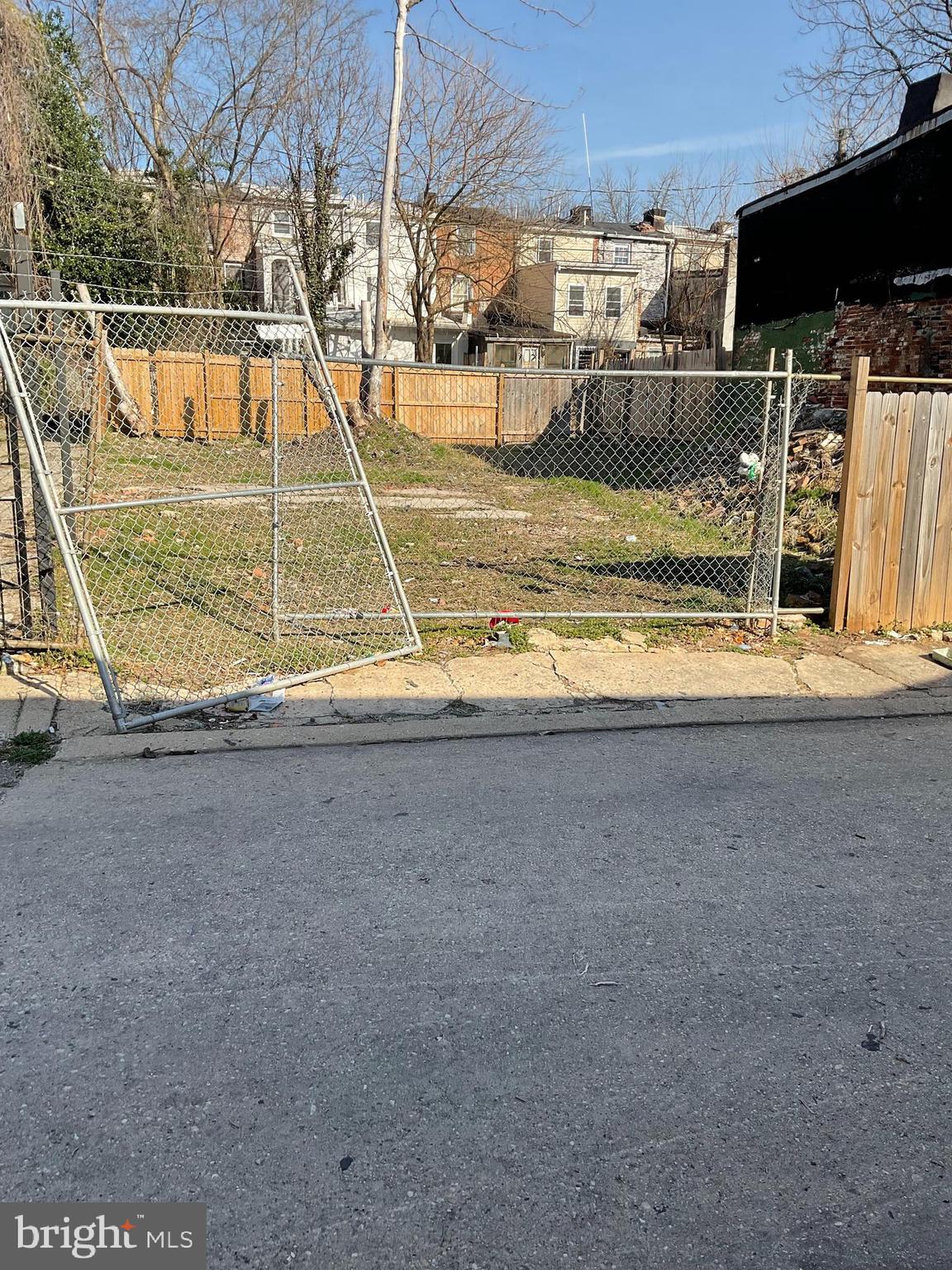 Welcome to a prime opportunity in Hollins Market, just a stone's throw away from the newly renovated Hollins Market. This vacant lot, boasting 0.05 acres of untapped potential, awaits your visionary touch. Situated in an area undergoing revitalization, this property presents an exceptional investment prospect.
This offers an affordable entry point into the Baltimore real estate market. Whether you're considering new construction, development, or a long-term investment strategy, this parcel provides a blank canvas for your aspirations. Seize this chance to be a part of the transformation and capitalize on the potential of this dynamic locale.