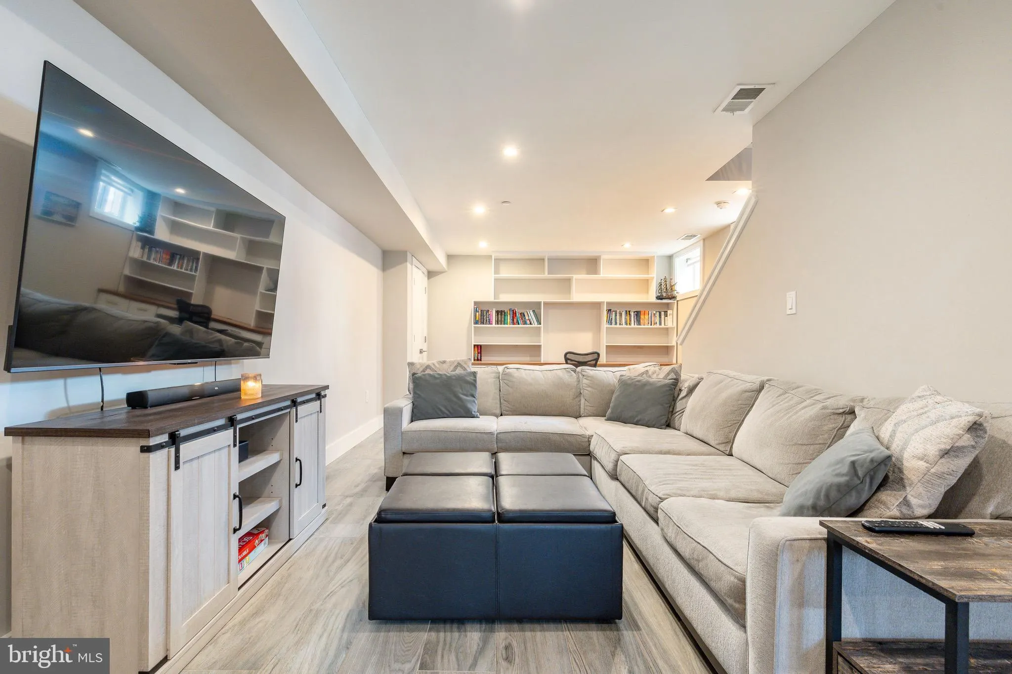 Philadelphia, Pennsylvania 19130, United States, 3 Bedrooms Bedrooms, ,4 BathroomsBathrooms,Residential,Contingent,184882