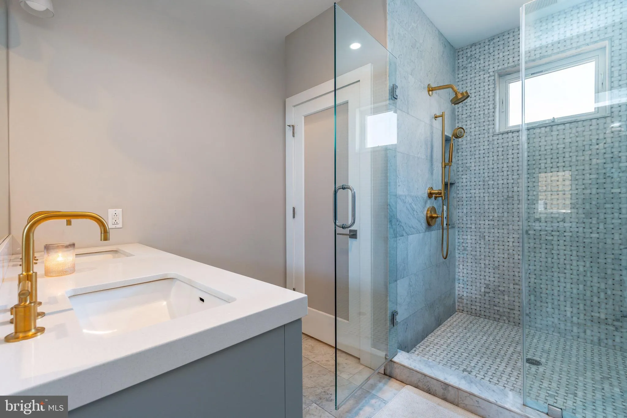 Philadelphia, Pennsylvania 19130, United States, 3 Bedrooms Bedrooms, ,4 BathroomsBathrooms,Residential,Contingent,184882