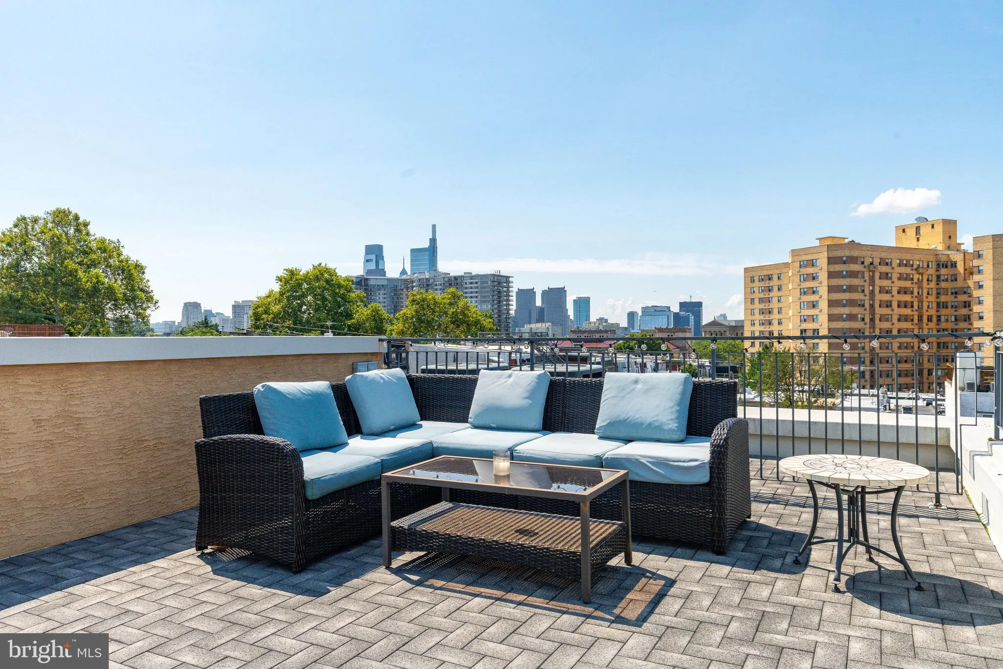 Philadelphia, Pennsylvania 19130, United States, 3 Bedrooms Bedrooms, ,4 BathroomsBathrooms,Residential,Contingent,184882