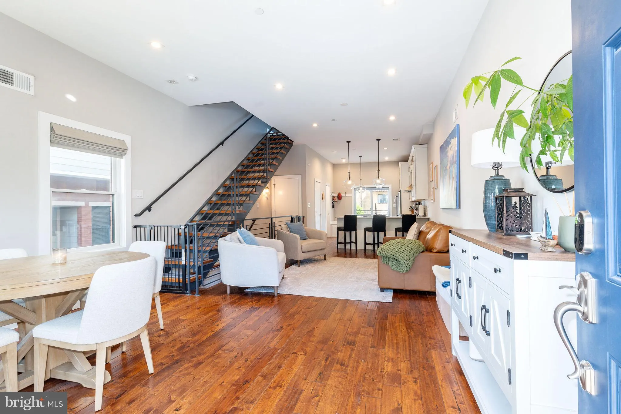 Philadelphia, Pennsylvania 19130, United States, 3 Bedrooms Bedrooms, ,4 BathroomsBathrooms,Residential,Contingent,184882